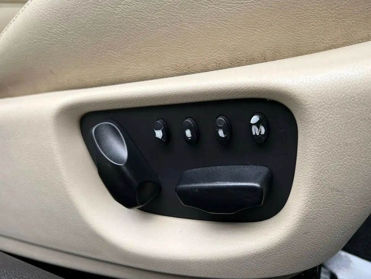 2009-jaguar-x-type-20-sovereign-saloon-big-17