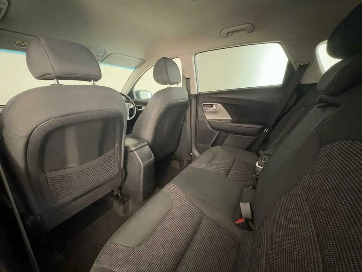 2022-kia-niro-16-gdi-2-139bhp-156kwh-big-14