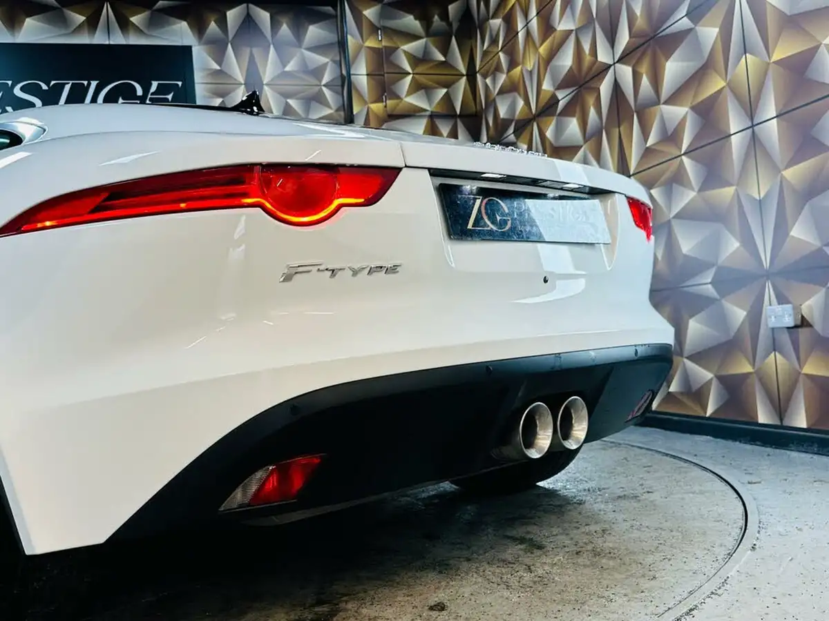 2014-jaguar-f-type-30-v6-coupe-quickshift-big-23
