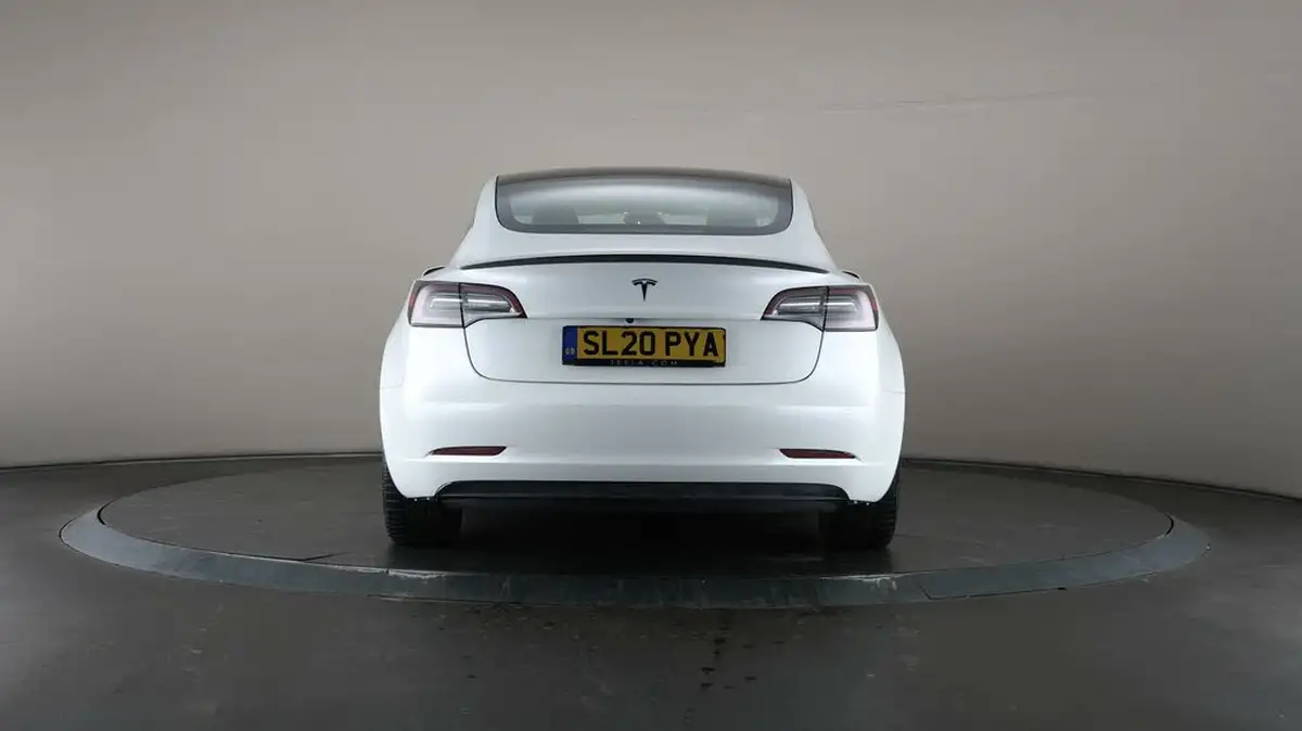 2020-tesla-model-3-e-performance-big-6