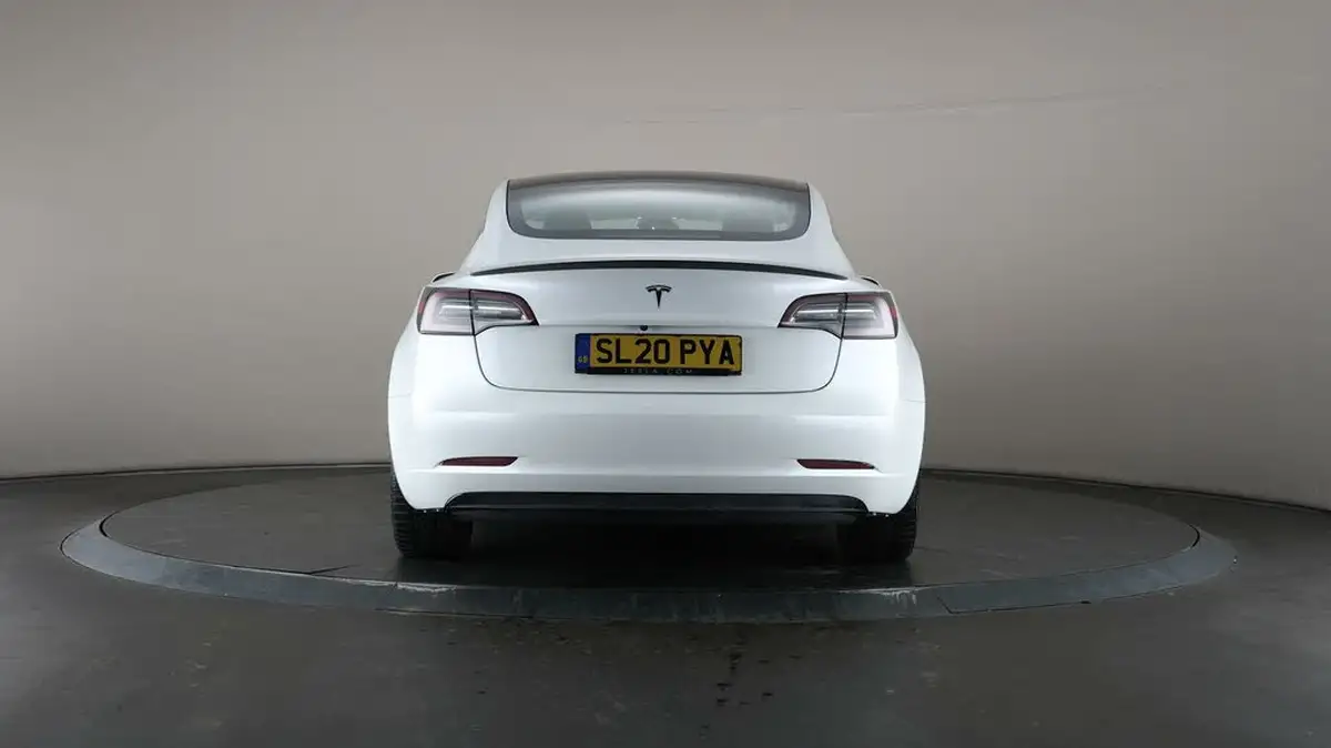2020-tesla-model-3-e-performance-big-24