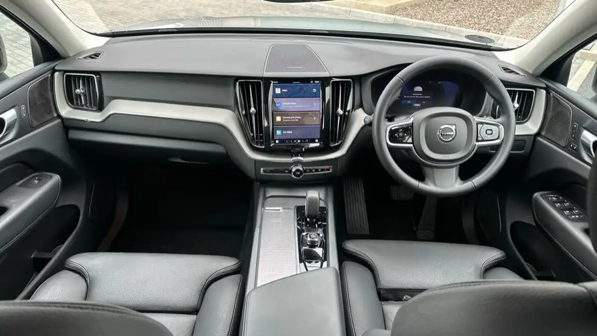 2023-volvo-xc60-20td-b4-plus-big-19