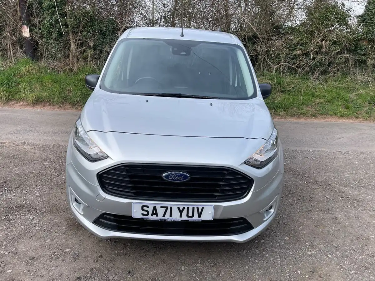 2021-ford-grand-tourneo-connect-15-zetec-120ps-big-8