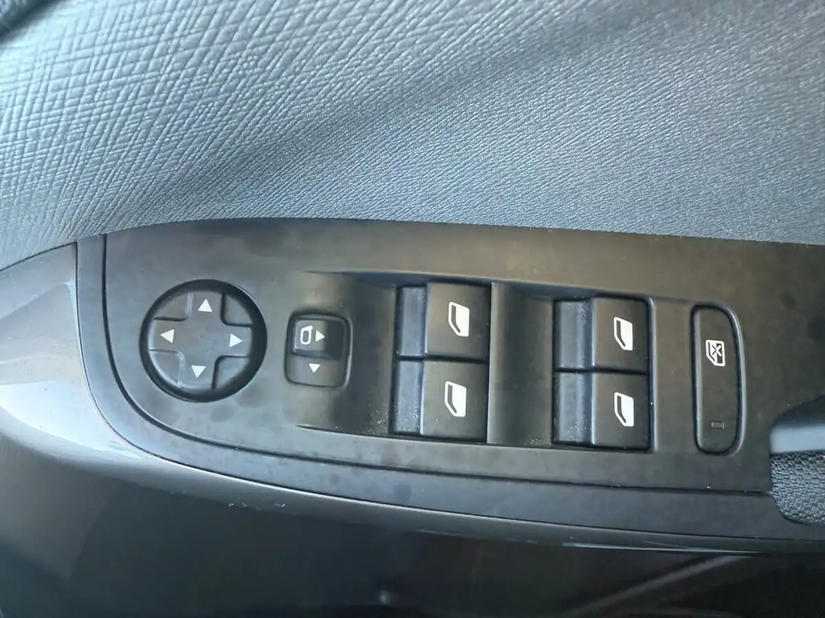2021-citroen-grand-c4-spacetourer-12-puretech-shine-big-64