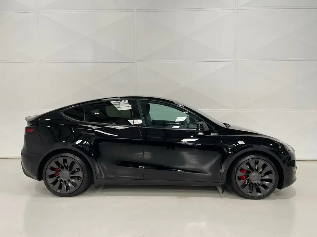 2022-tesla-model-y-e-performance-big-22