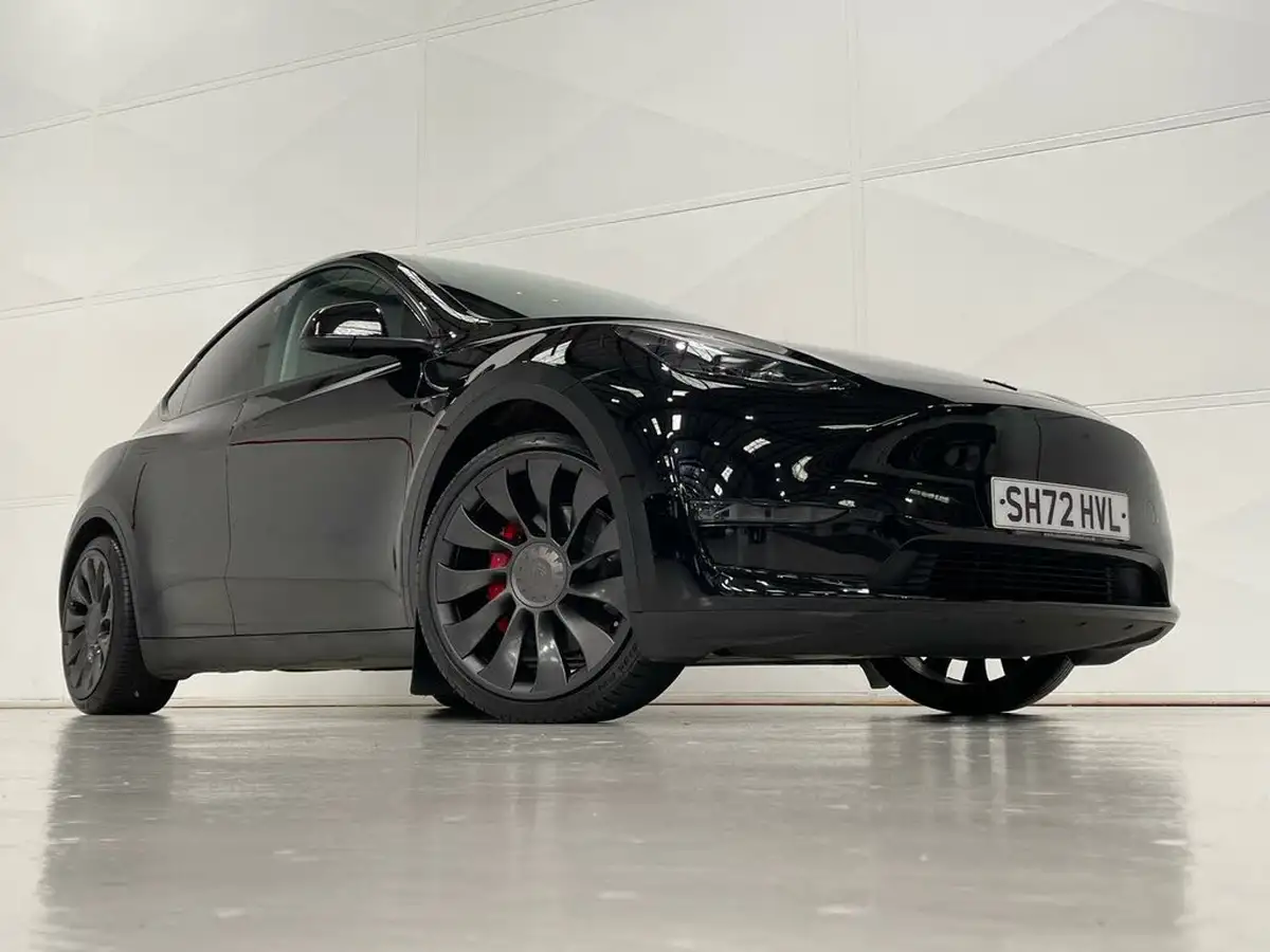 2022-tesla-model-y-e-performance-big-4
