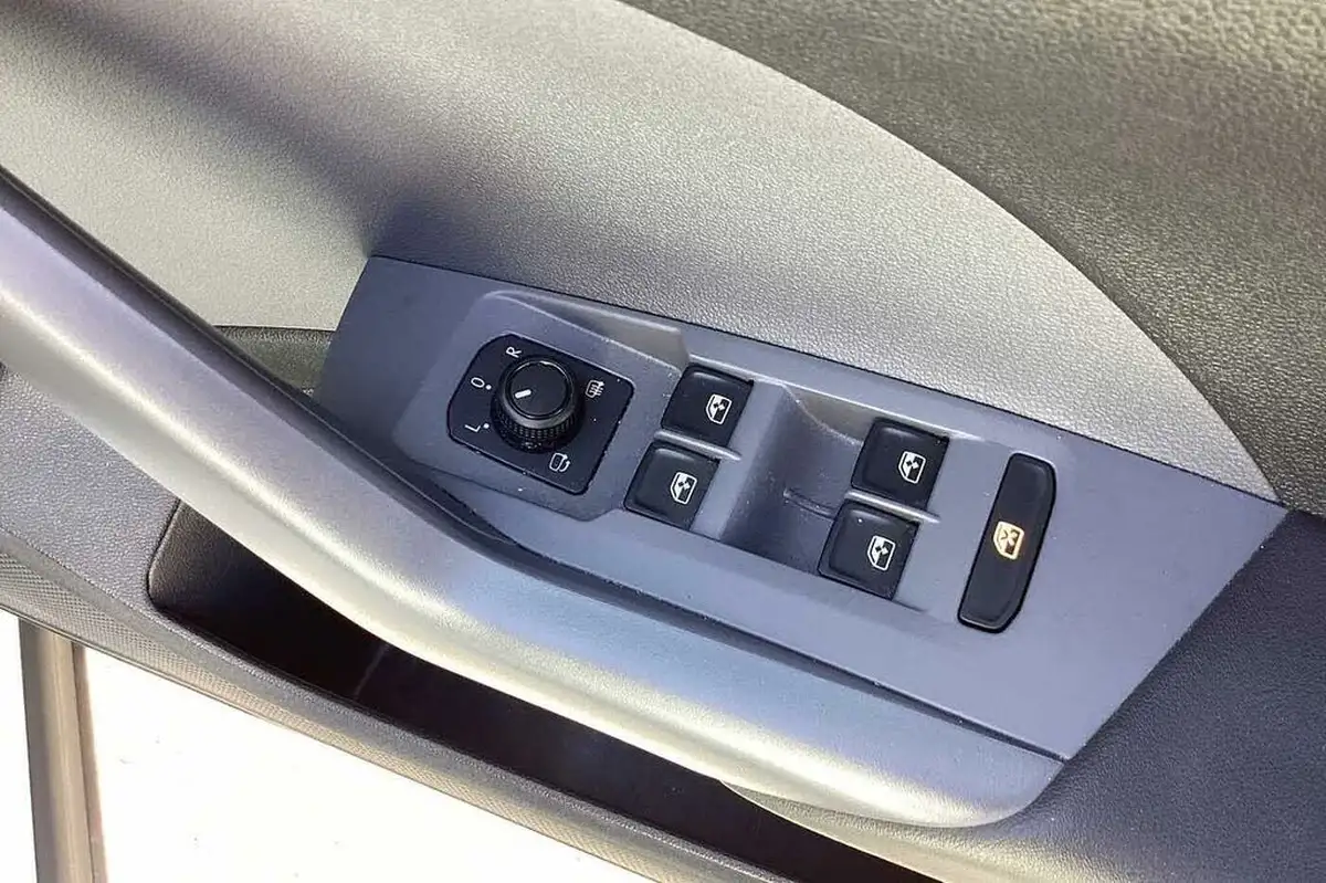 2021-volkswagen-t-cross-10-tsi-se-95ps-big-27