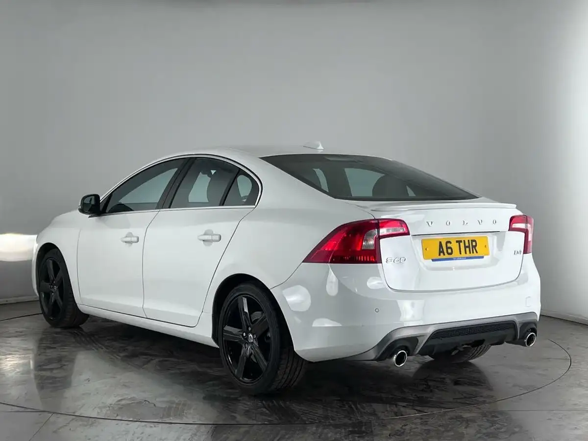 2017-volvo-s60-20td-d4-r-design-lux-geartronic-big-3