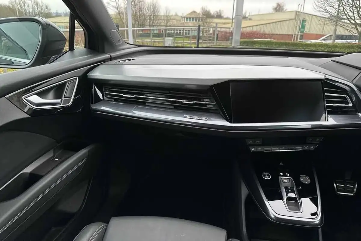 2024-audi-q4-e-tron-45e-s-line-sportback-auto-big-14