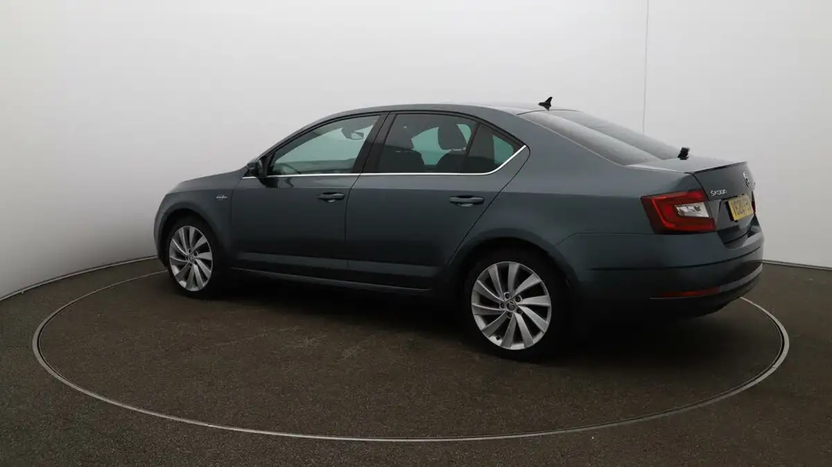 2019-skoda-octavia-20-tsi-laurin-klement-hatchback-big-29
