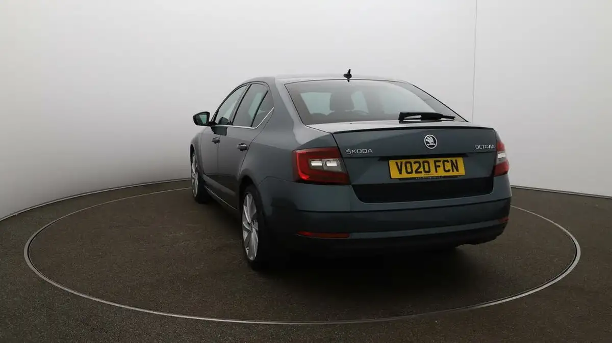 2019-skoda-octavia-20-tsi-laurin-klement-hatchback-big-53