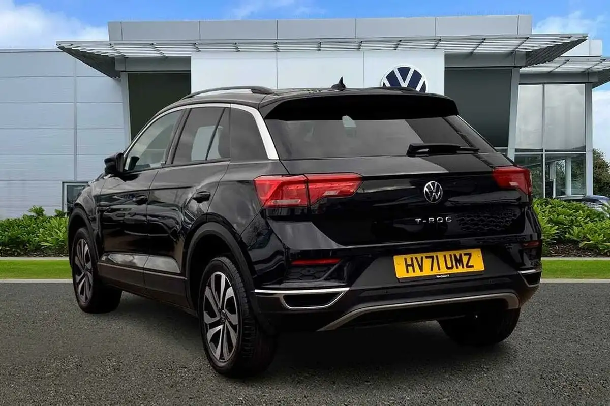 2021-volkswagen-t-roc-15-tsi-active-hatchback-5d-big-2