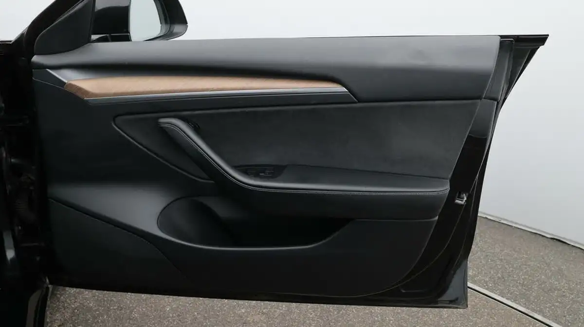 2021-tesla-model-3-e-long-range-4x4-big-15