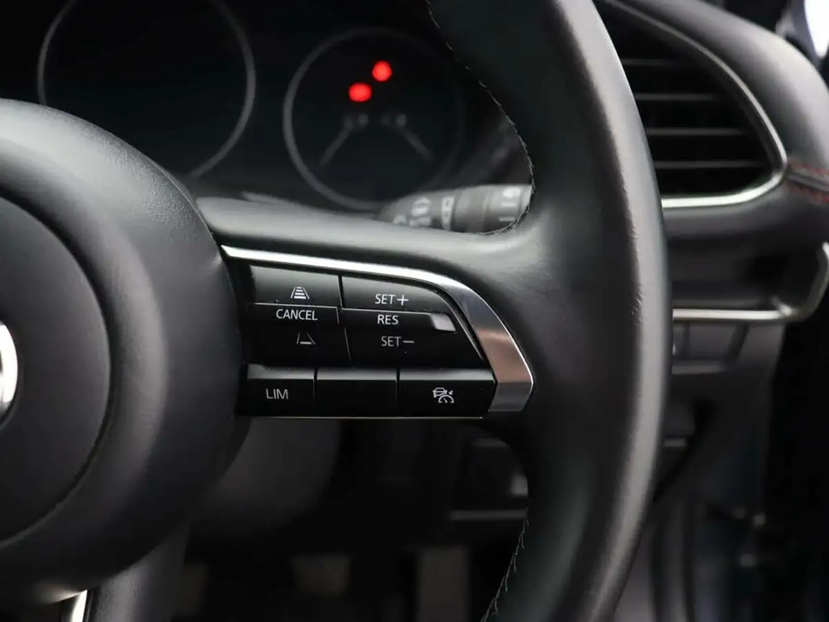2024-mazda-mazda3-20-e-skyactiv-g-homura-big-24
