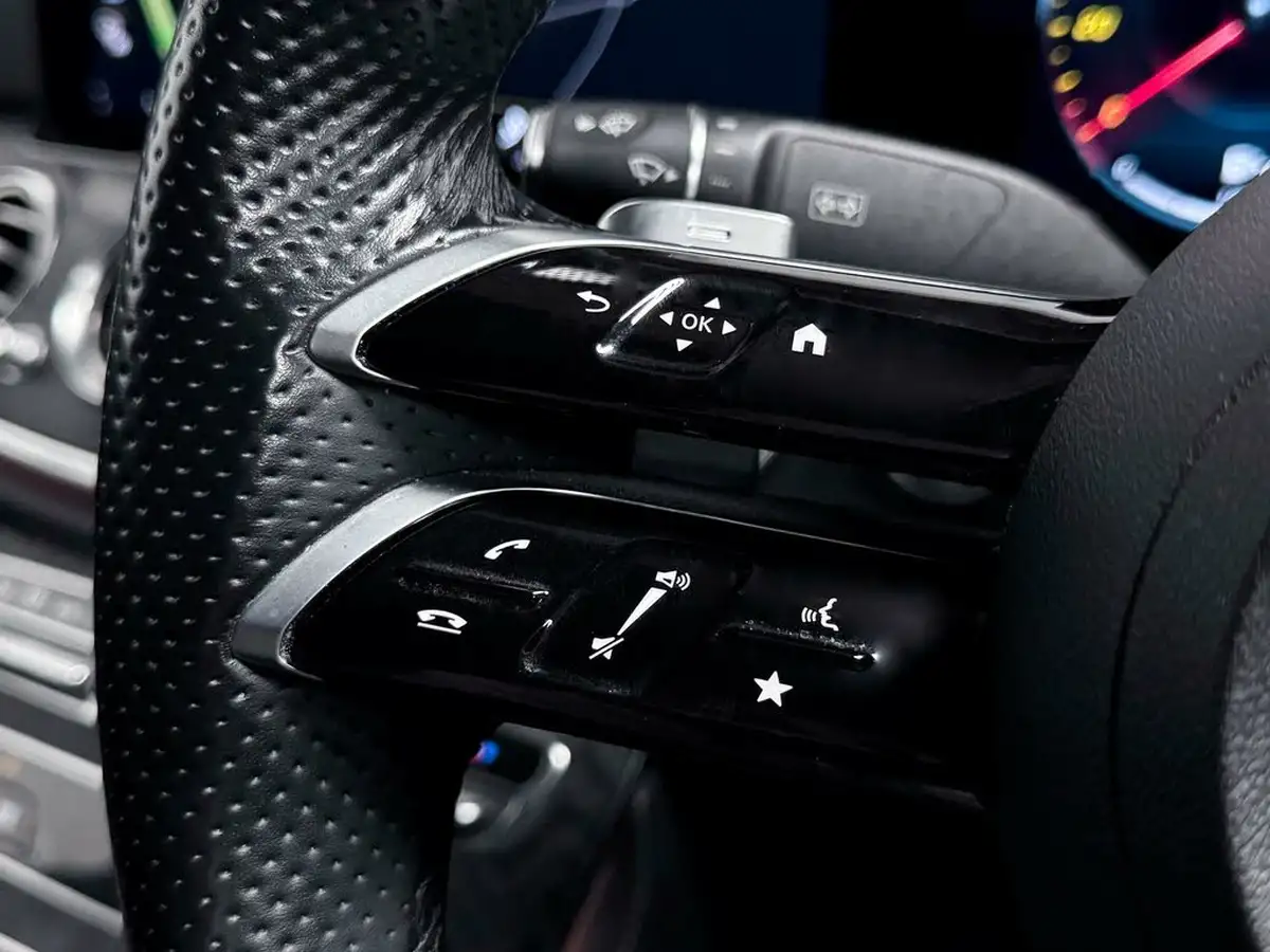 2020-mercedes-benz-e-class-20d-e300de-amg-line-eq-power-saloon-4d-big-30
