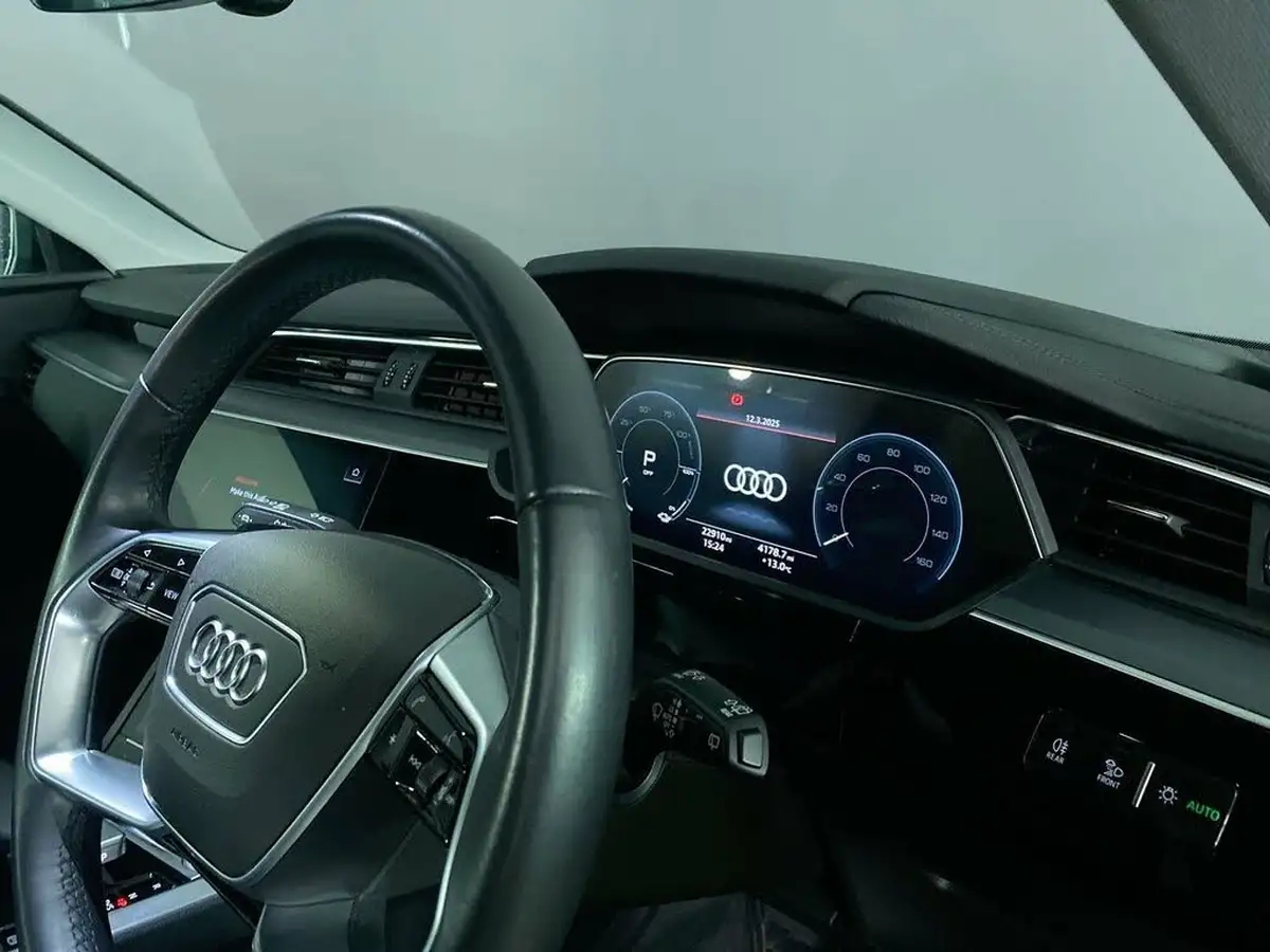 2022-audi-e-tron-55e-sport-station-wagon-big-15