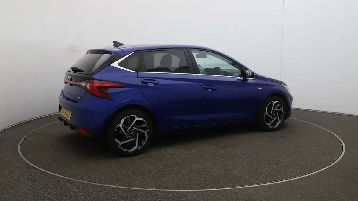 2023-hyundai-i20-10-t-gdi-premium-dct-big-52