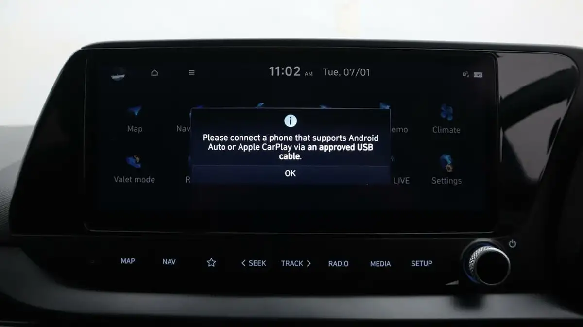 2023-hyundai-i20-10-t-gdi-premium-dct-big-28
