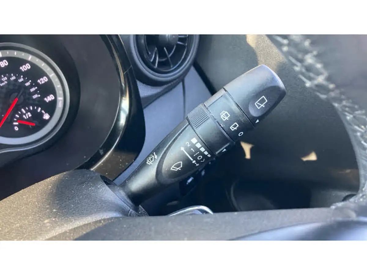 2021-hyundai-i10-10-se-connect-big-31