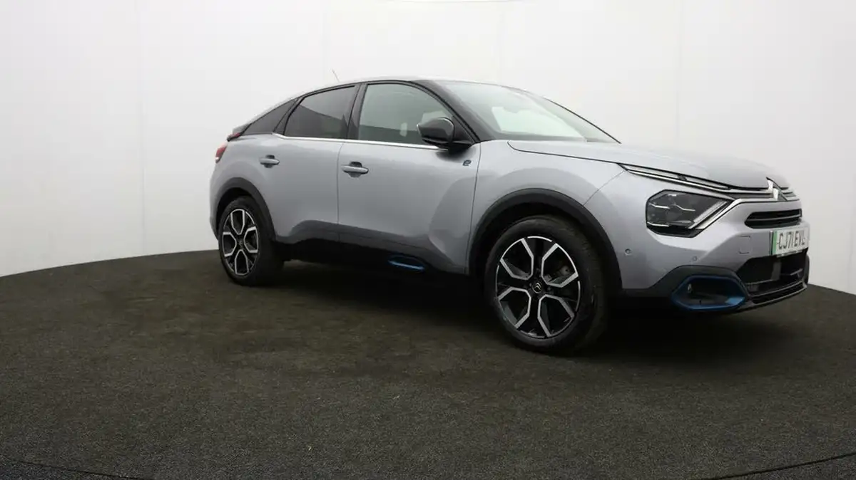 2022-citroen-c4-e-shine-big-44