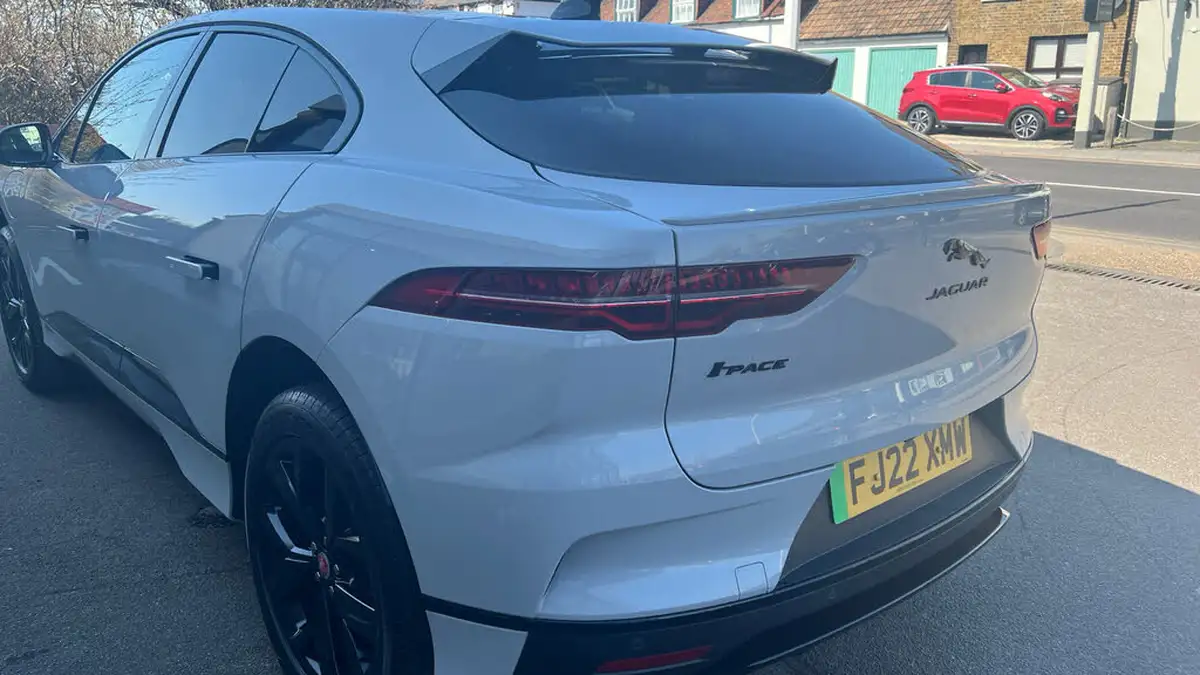 2022-jaguar-i-pace-ev400-hse-black-big-18