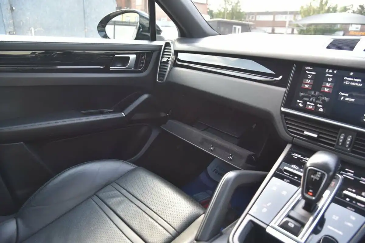 2019-porsche-cayenne-30-v6-e-hybrid-e-hybrid-coupe-big-36