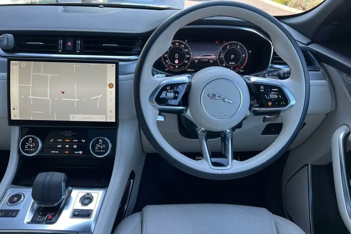 2023-jaguar-f-pace-20-d200-r-dynamic-se-black-big-26