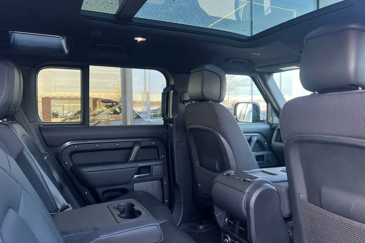 2023-land-rover-110-defender-20-p400e-x-big-35
