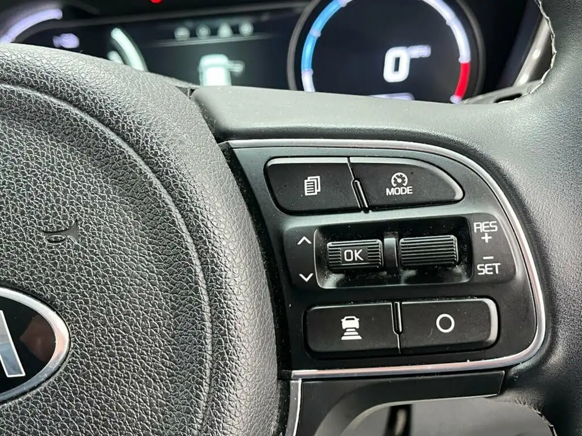 2020-kia-e-niro-ev-3-big-28