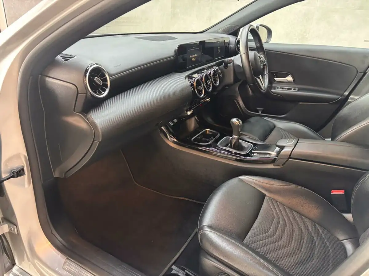 2021-mercedes-benz-a-class-13-a180-se-big-8