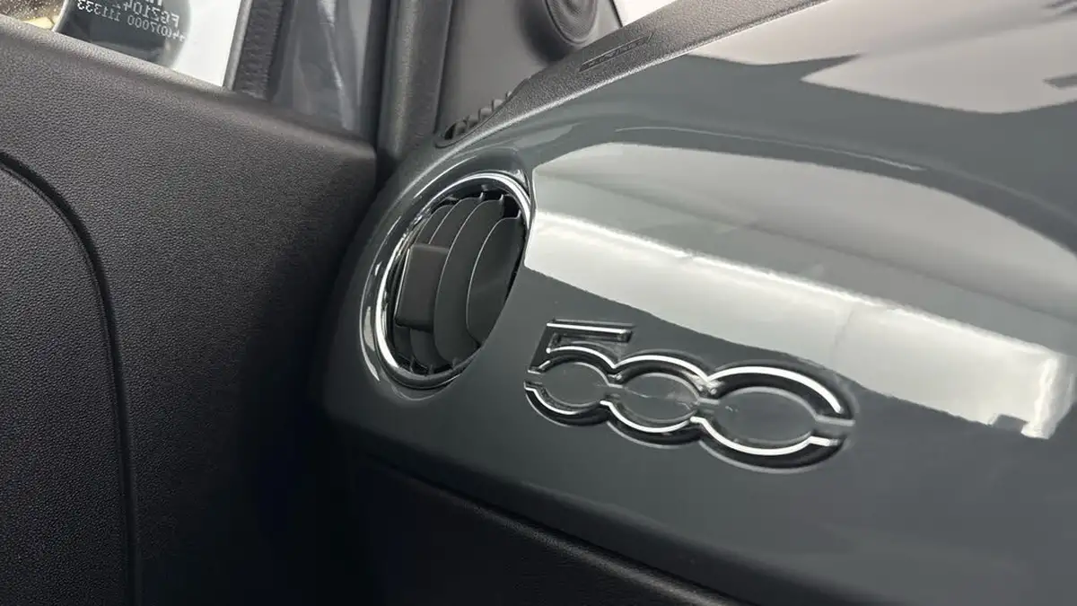2022-fiat-500-10-dolcevita-big-17