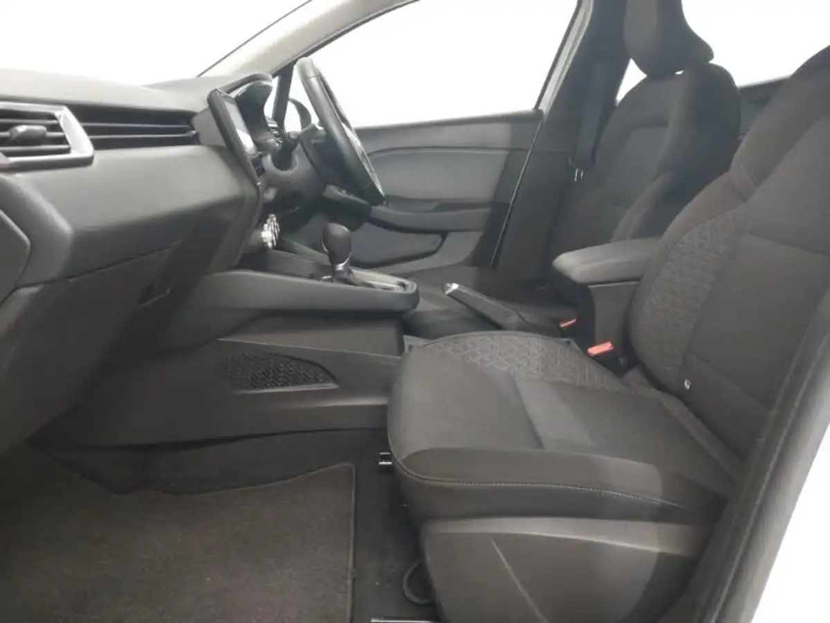2022-renault-clio-16-iconic-edition-big-4