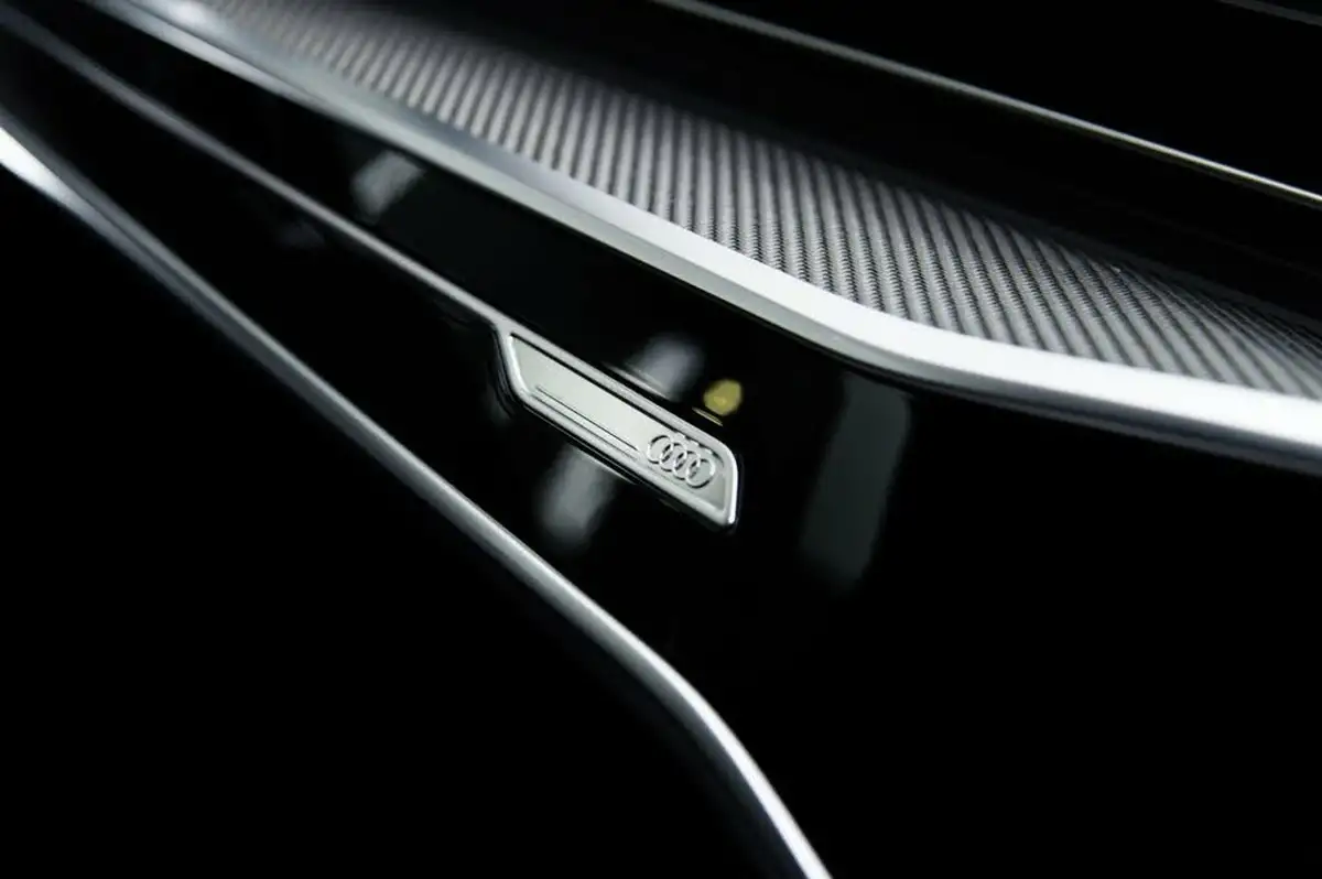 2023-audi-a6-avant-20-40-tfsi-black-edition-big-28