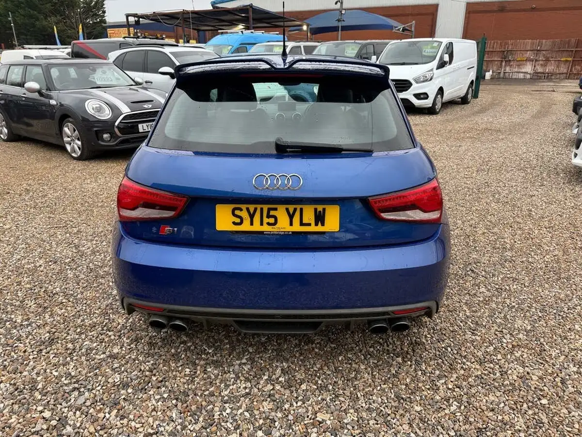 2015-audi-a1-20-s1-sportback-5d-big-7