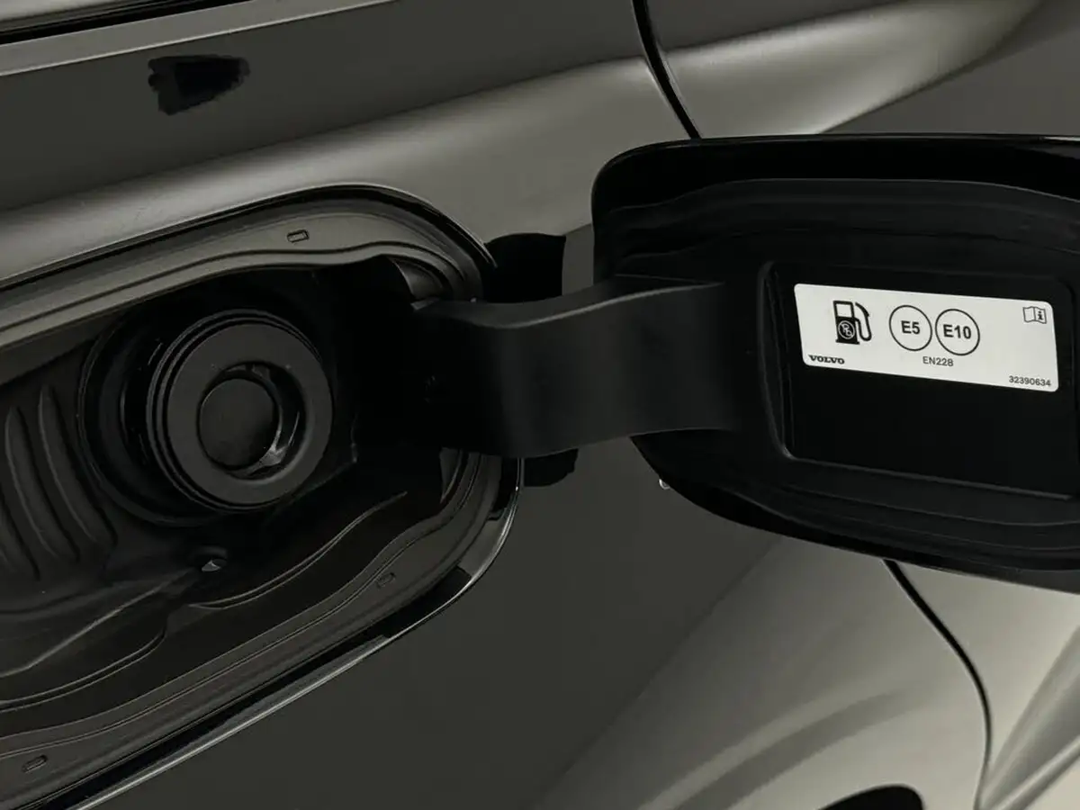 2024-volvo-v60-20-t6-plus-dark-station-wagon-big-36