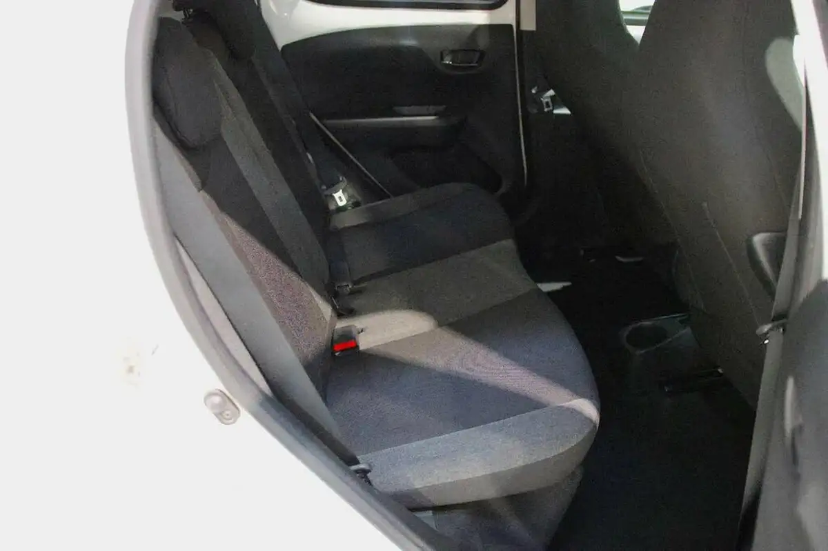 2016-citroen-c1-12-puretech-flair-82ps-5d-big-12