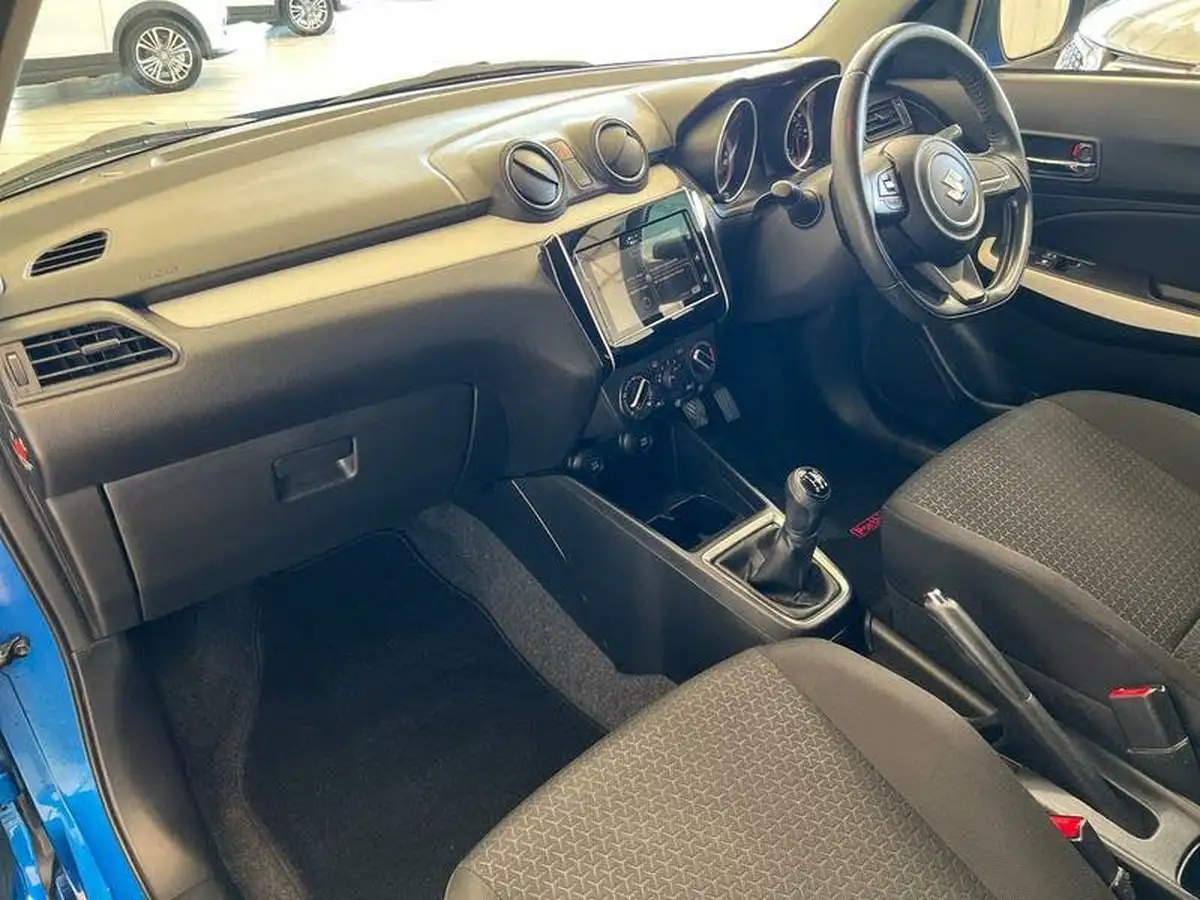 2018-suzuki-swift-10-boosterjet-sz-t-111ps-big-10