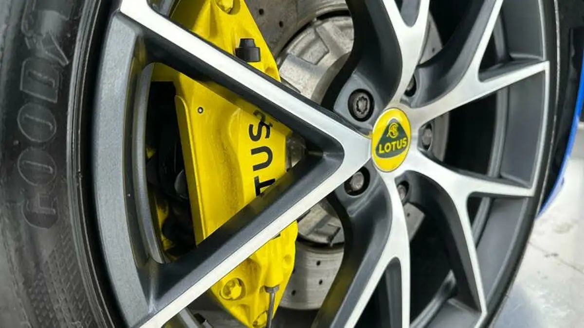 2023-lotus-emira-35-first-edition-v6-big-43