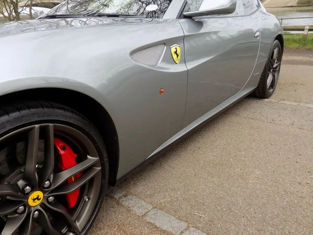 2012-ferrari-ff-63-big-8