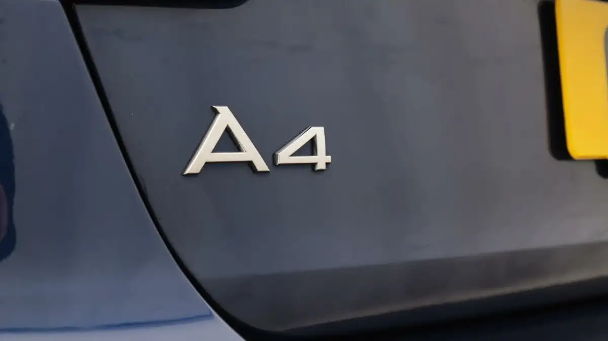 2021-audi-a4-avant-20-35-tdi-s-line-big-21
