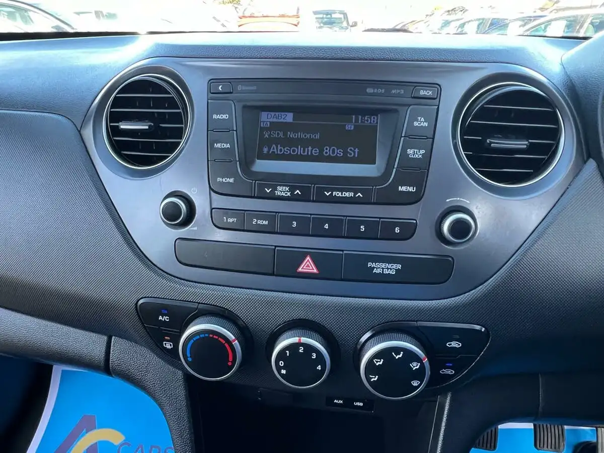 2019-hyundai-i10-10-se-67ps-big-21
