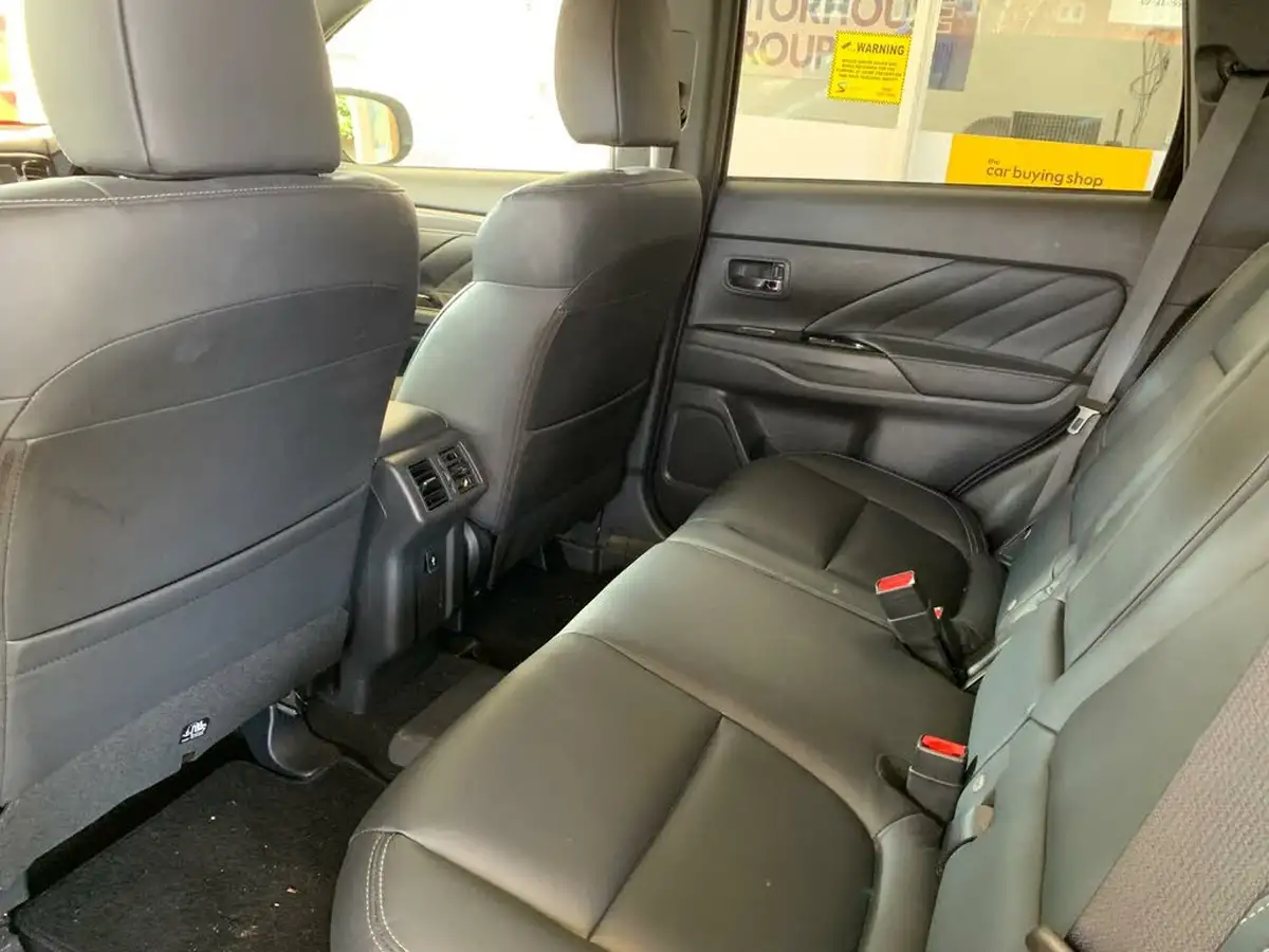 2019-mitsubishi-outlander-24-4h-phev-big-10