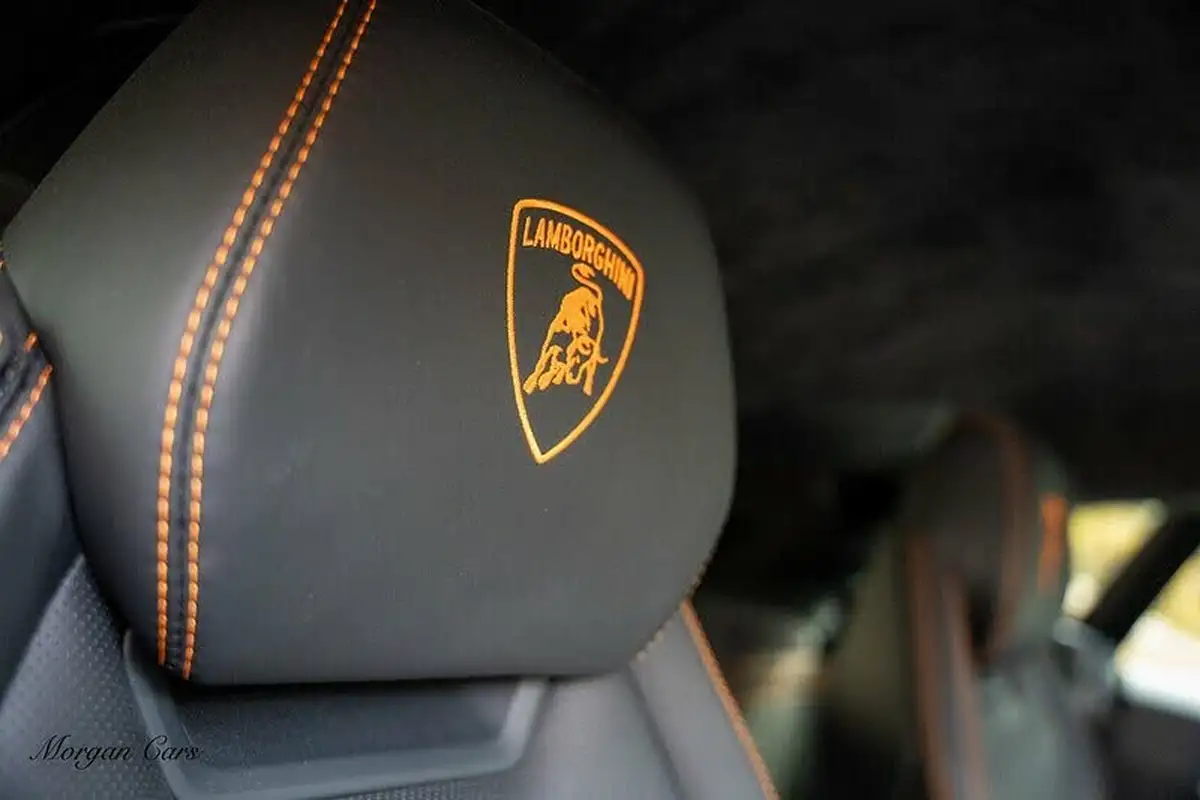 2020-lamborghini-urus-40-no-trim-big-39