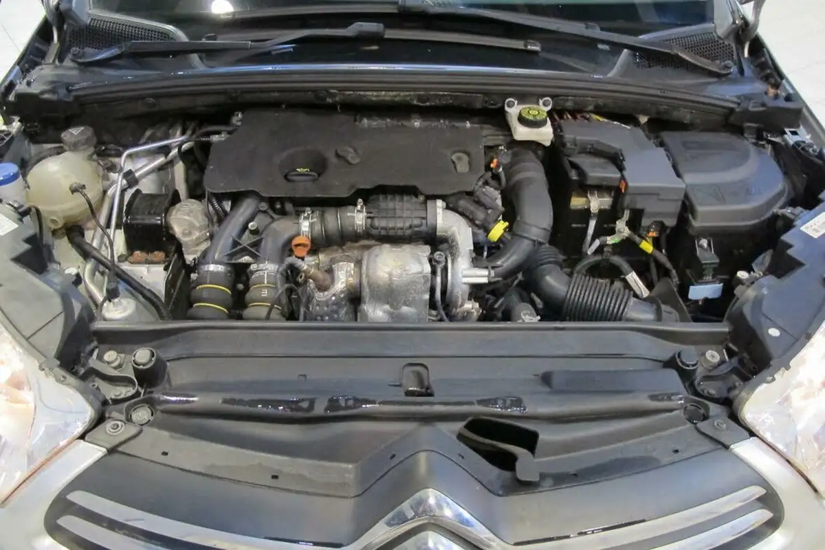 2012-citroen-c4-16td-vtr-16hdi-16v-90ps-big-18