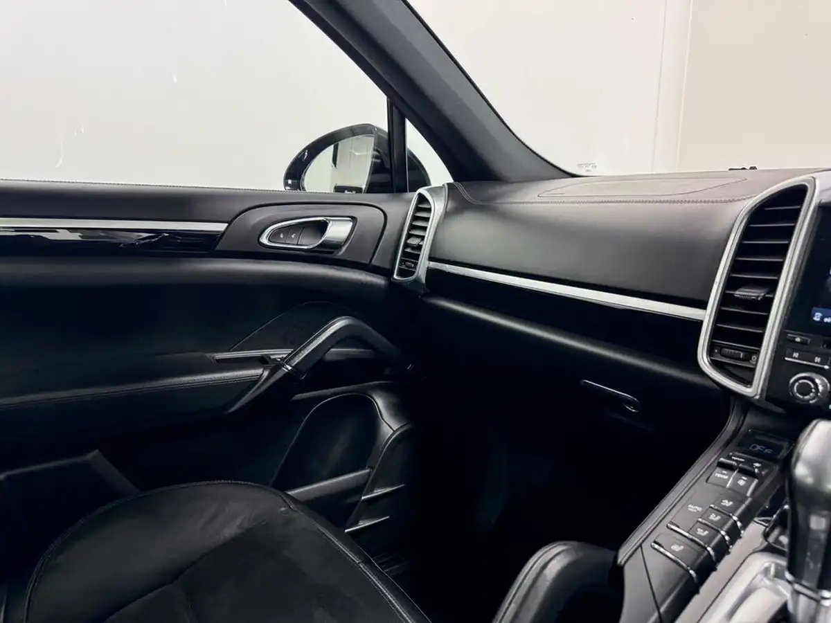 2017-porsche-cayenne-42td-s-diesel-platinum-edition-big-42