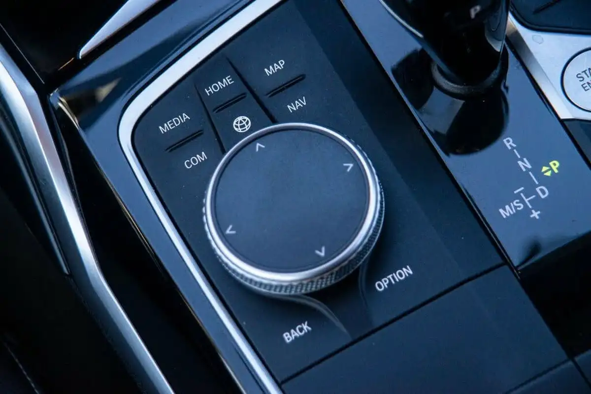 2022-bmw-3-series-20td-320d-se-pro-touring-5d-big-20