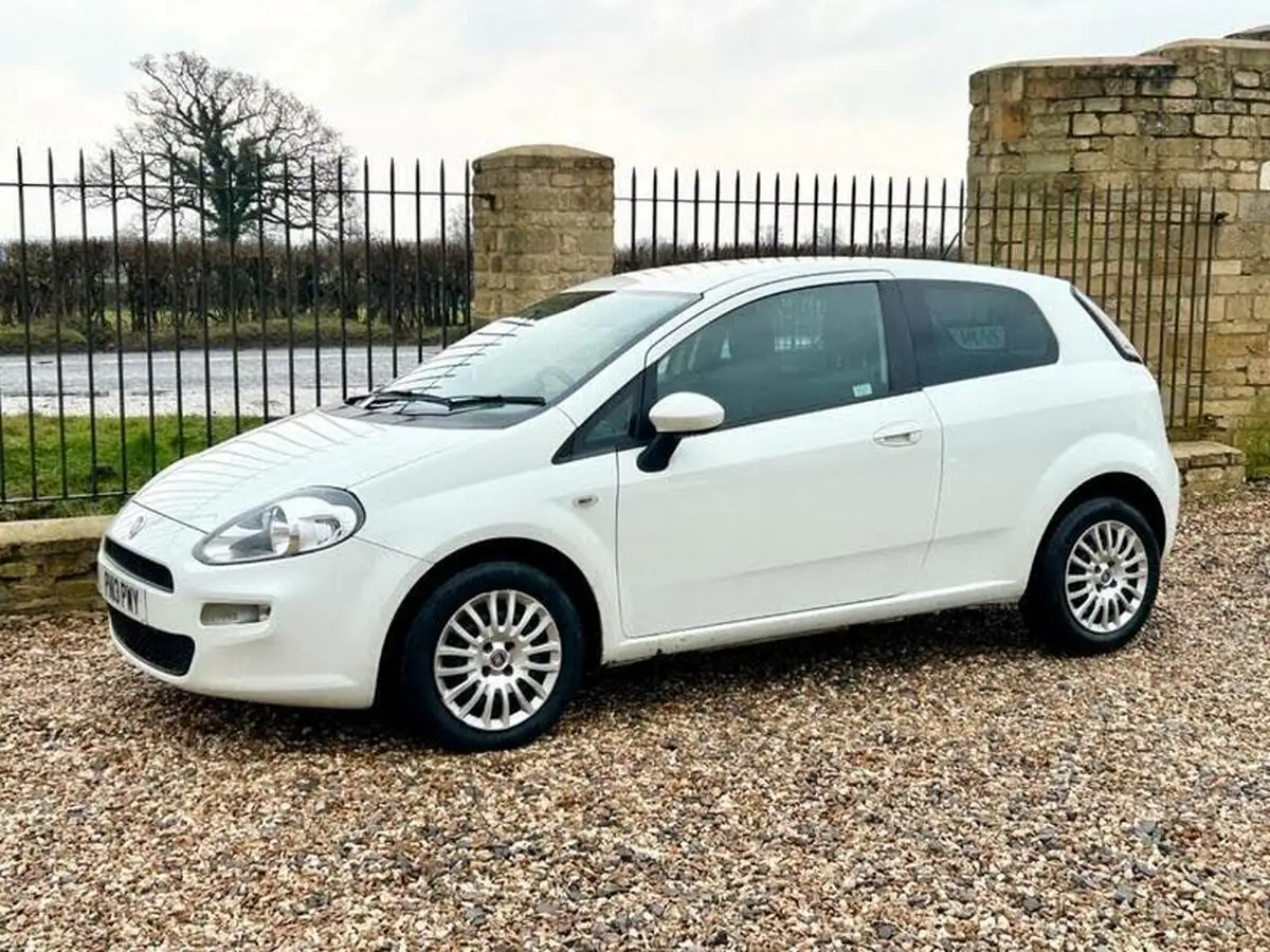 2013-fiat-punto-big-11