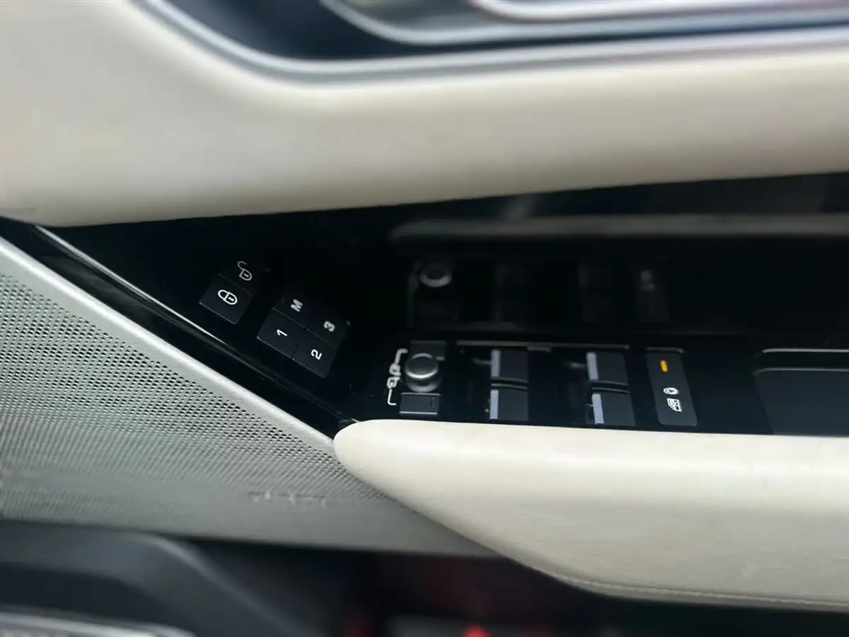 2017-land-rover-range-rover-velar-30-d300-r-dynamic-hse-big-10