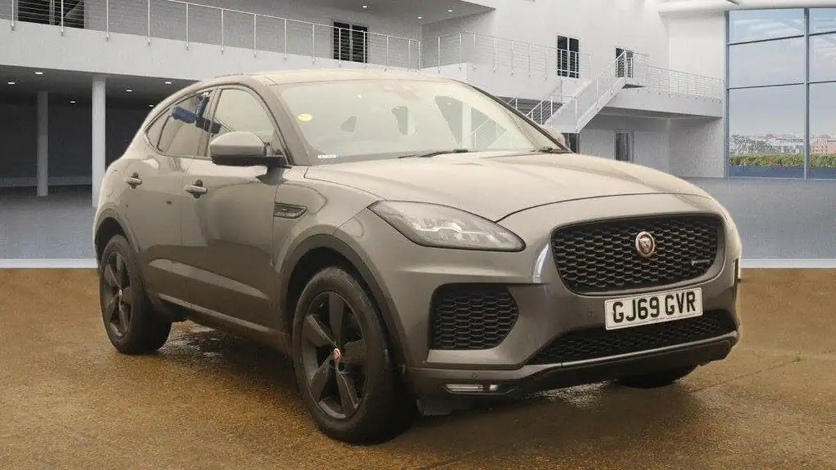 2019-jaguar-e-pace-20-i4d-chequered-flag-150ps-big-4