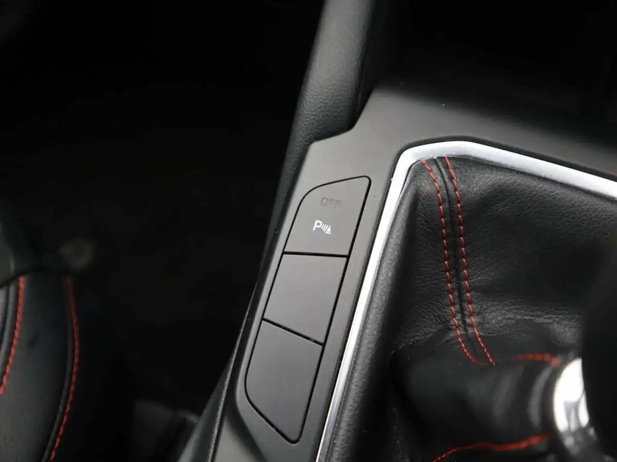 2024-ford-kuga-15t-black-package-edition-big-25